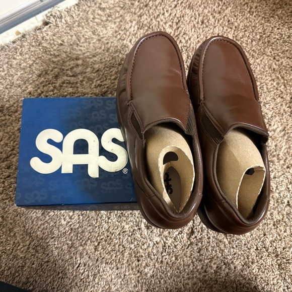 SAS Men\'s Rich Brown Leather Slip-On Loafers main image 3